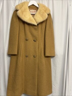 Vintage 1960s Francer Kahn Camel Wool Coat with Mink Fur Collar